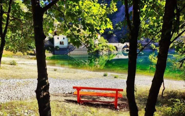 La Casetta Di Anna Villalago Eksteriør billede